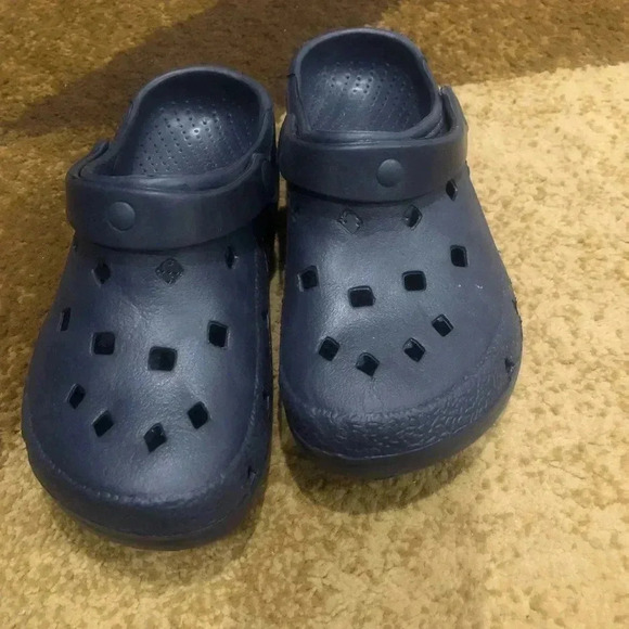 Knock off to crocs no name kids shoes - Picture 1 of 3